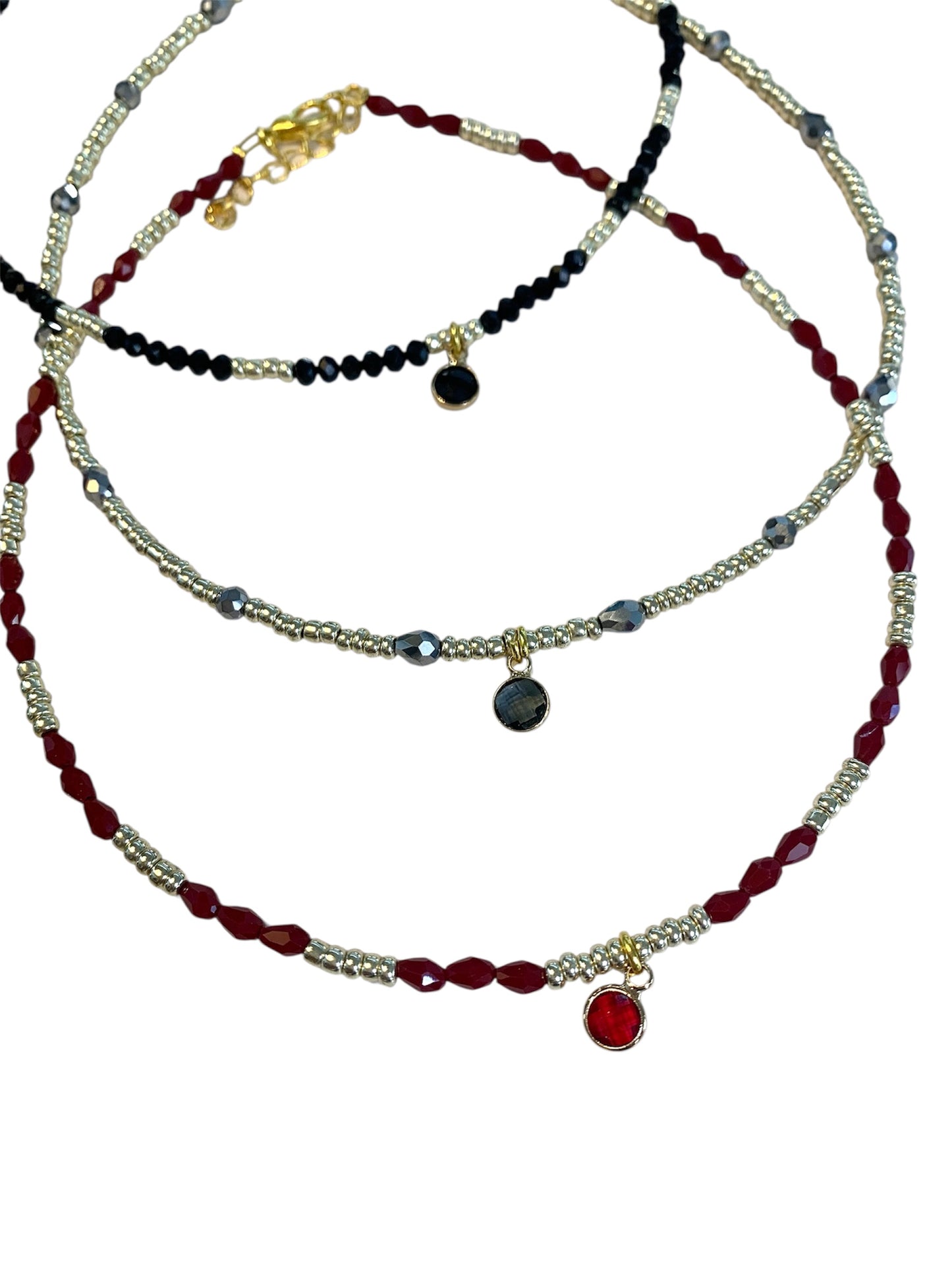 Collar Bolitas Burdeos