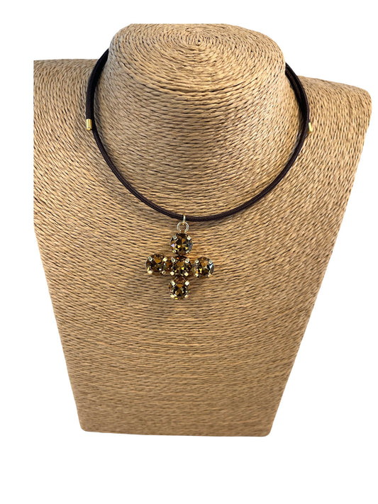 Collar Cruz Neutro