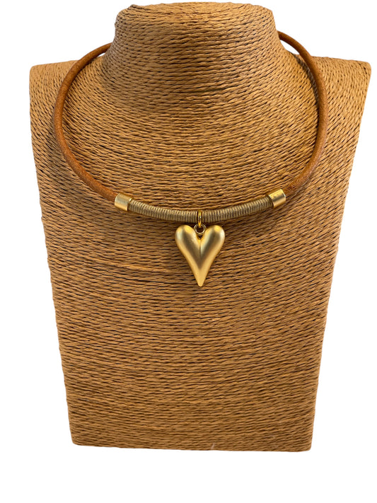 Collar Cuero Corazón